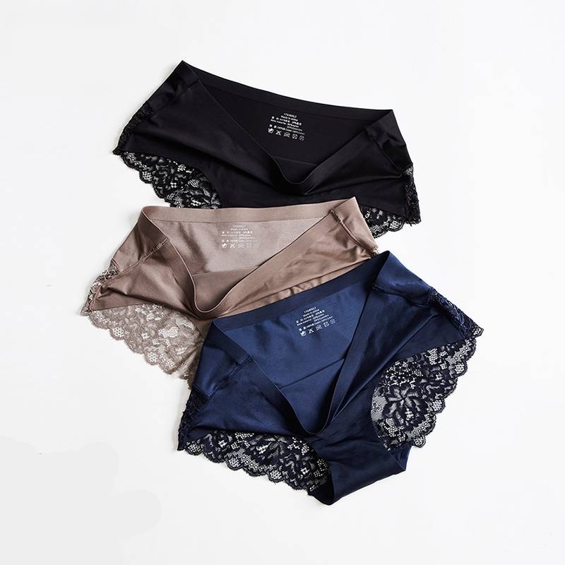 3 Women's Seamless Panties with Lace