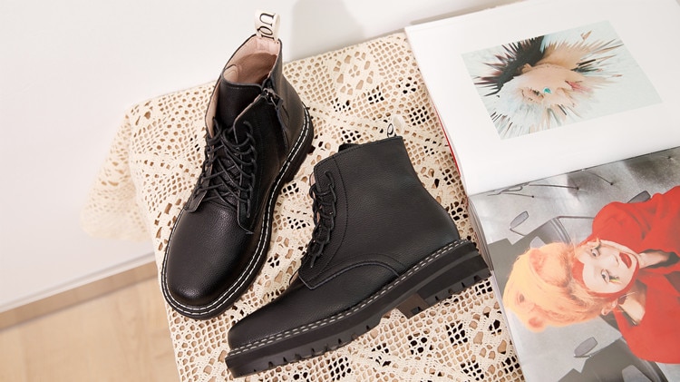 Women's Fashion Trendy Style Leather Boots