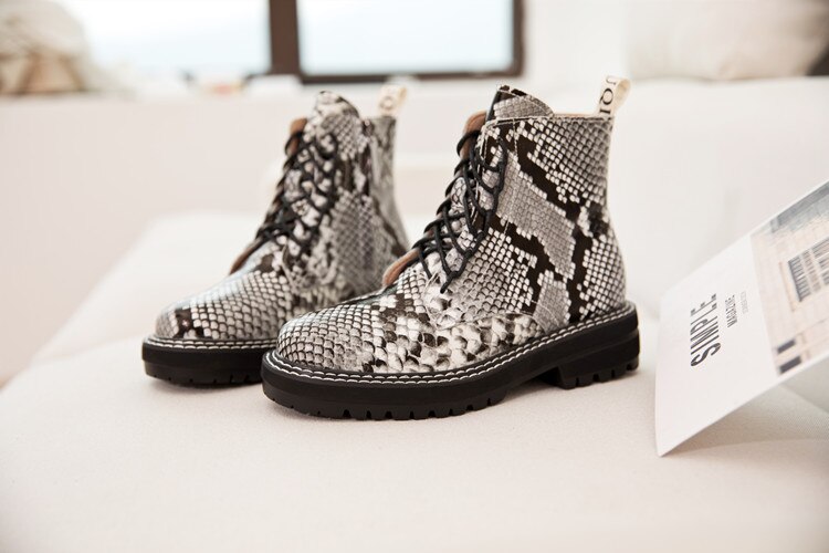 Women's Fashion Trendy Style Leather Boots